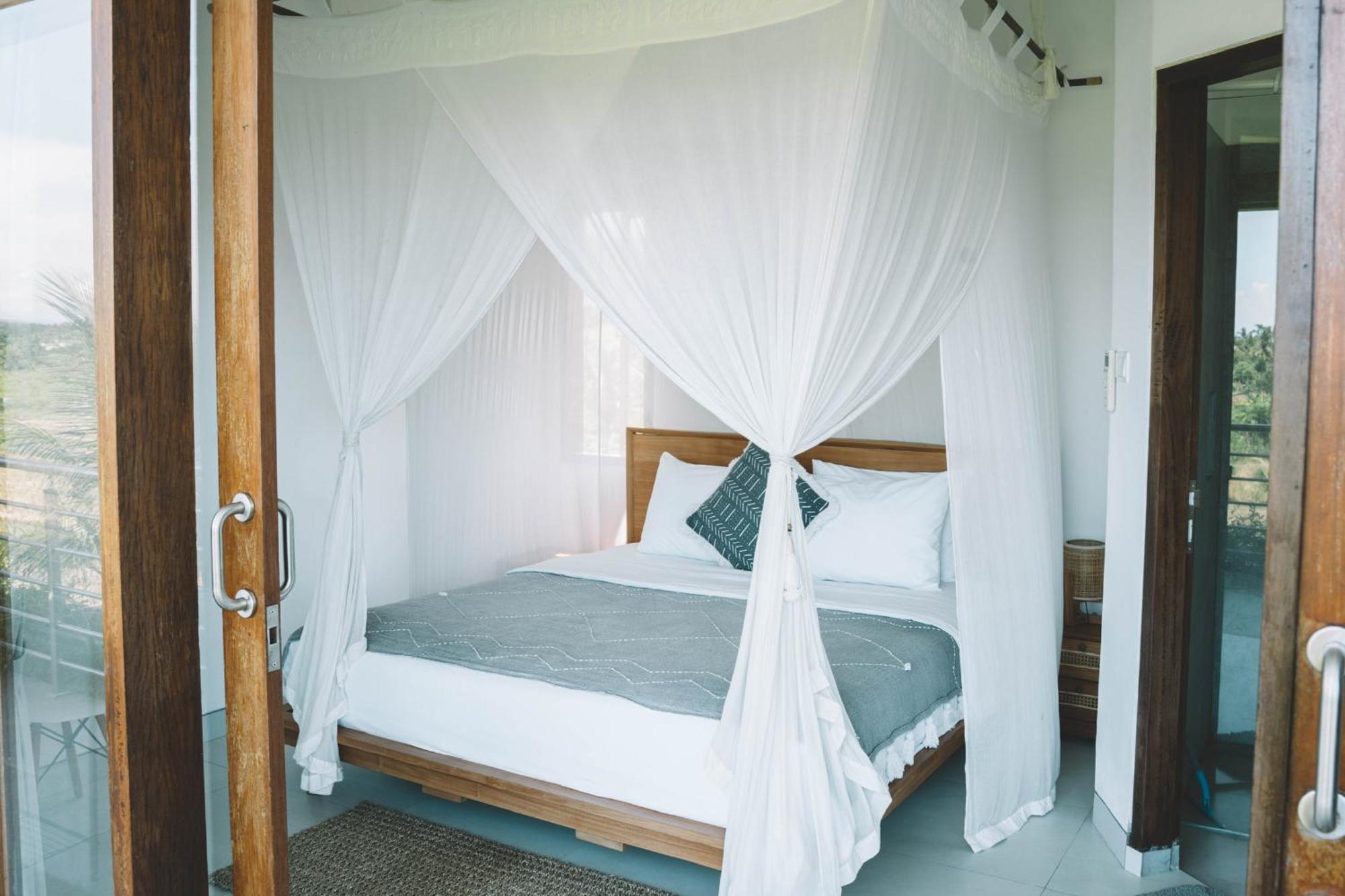 Three Palms Surf & Stay Medewi Airsatang ภายนอก รูปภาพ