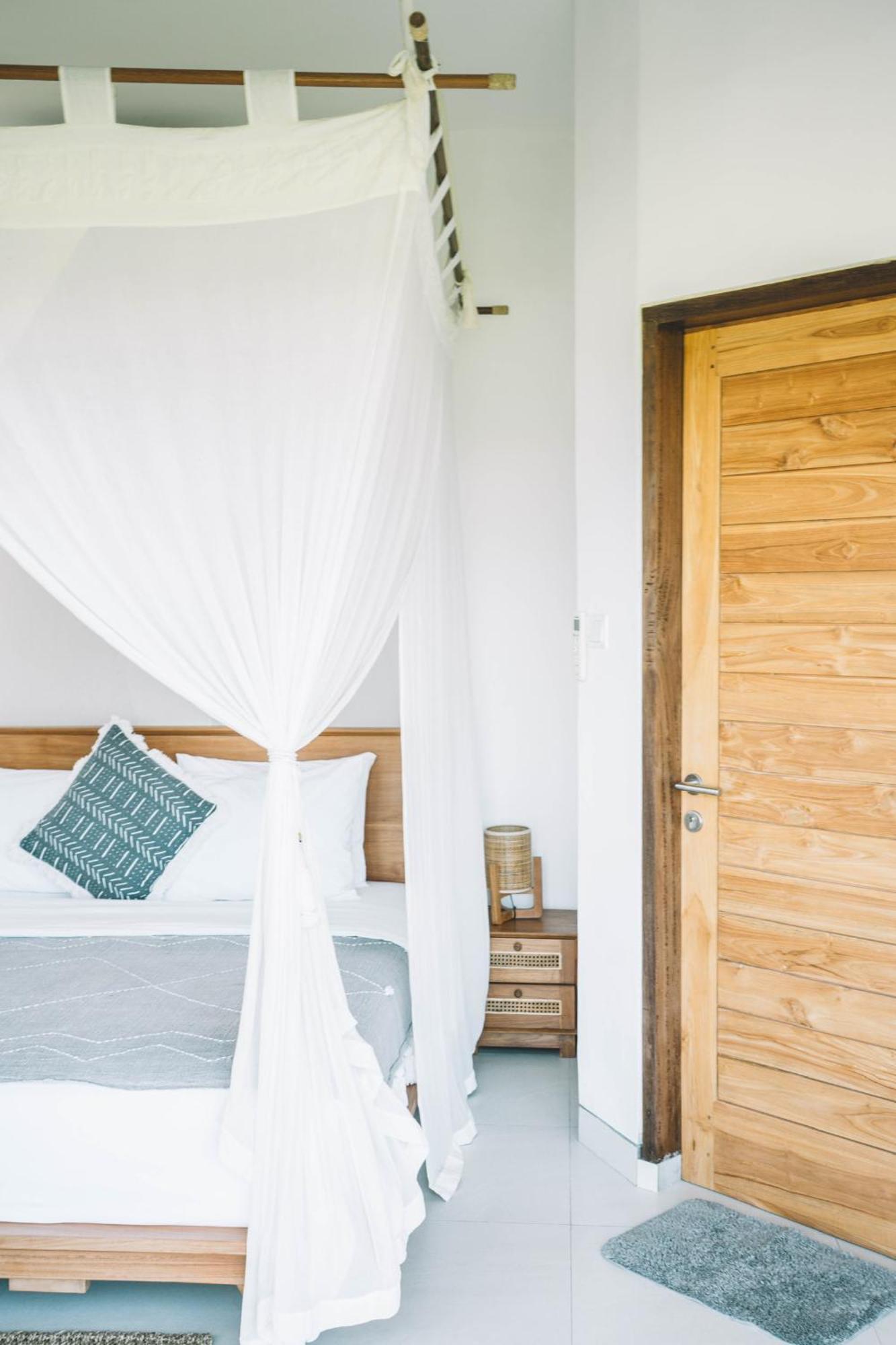 Three Palms Surf & Stay Medewi Airsatang ภายนอก รูปภาพ